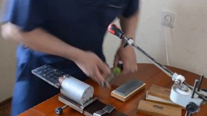 Точилка для ножей с поворотным устройством своими руками