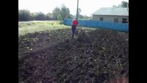 Вспашка мотоблоком Угра (НМБ-1М23) Саранск..avi