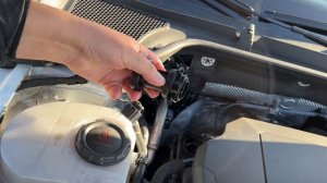 06K103281A VAG патрубок для заливания масла. Установка в мотор Skoda Octavia A8 2.0 TSI.