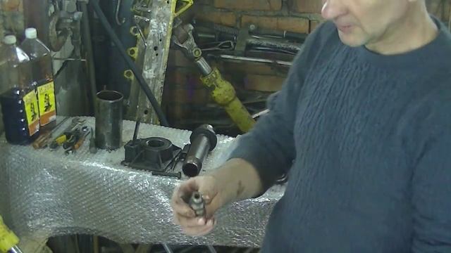 Гидравлический домкрат для кузовного ремонта из автомобильного 3-х и 5-и тонных домкратов .Часть 1. смотреть онлайн