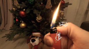 Как правильно зажечь зажигалку?