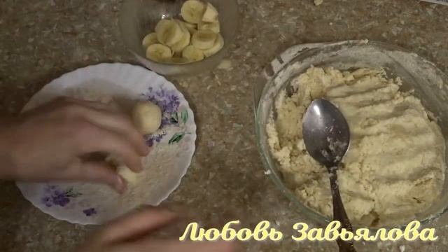 Вкусняшки из творога - пончики с бананом/Banana donuts смотреть онлайн