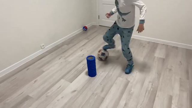 Танцы с мячом метроном смотреть онлайн