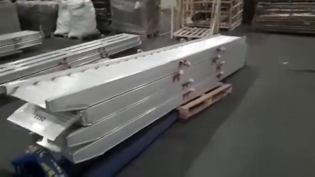 Производство алюминиевых сходней для погрузки / разгрузки техники.