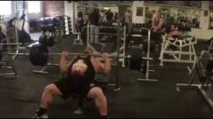 Eddie hall presses on a flat bench 225 lbs for 7 reps