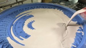 Силиконовая форма для потолочной розетки из гипса.