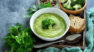 Низкокалорийный суп-пюре из брокколи