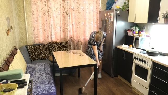 ВЫПЕНДРЁЖ, Материалисты и Идеалисты, ОТЗЫВ о стеклянном столе, УБОРКА смотреть онлайн