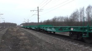 Электровоз ВЛ10-1860 с перегоняемым тепловозом ТЭП70БС-093 и с грузовым поездом