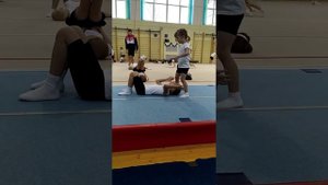 Первый открытый урок по акробатике. Тренер Яценко О. А.