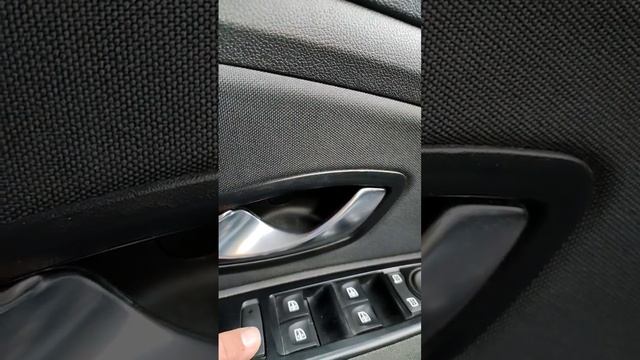 Как на авто заблокировать задние двери