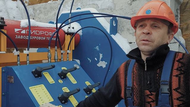 Прокладка трубы ф1720мм на 32 метра установкой продавливания труб УПТ-6 на объекте клиента. смотреть онлайн