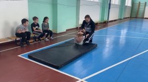 Урок по физической культуре, гимнастика