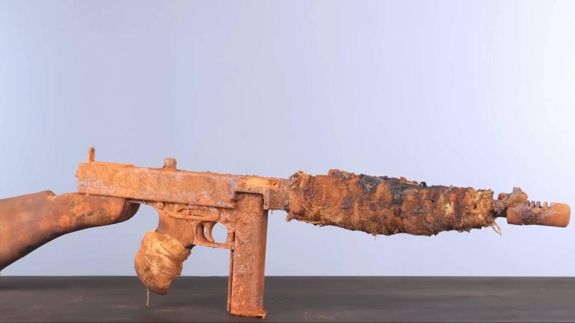 Thompson 1928 | Реставрация старого пистолета-пулемета смотреть онлайн