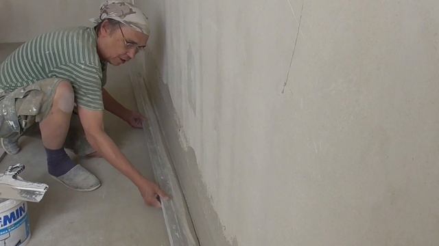 Выравнивание штукатурки стен после застройщика . ЖК Красный Аксай.