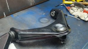 Кастомные рычаги для хаммер н2.