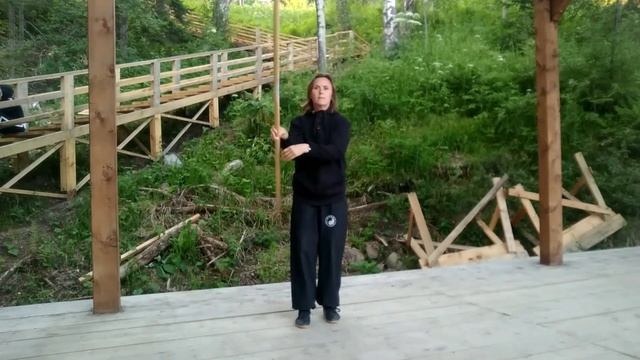 Работа с палкой для укрепления запястья и поясницы #цигун #тайцзицюань #ТимофееваОксана смотреть онлайн