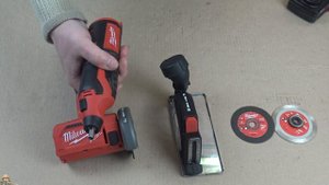 Компактная отрезная машина Milwaukee m12 2522 (FCOT)