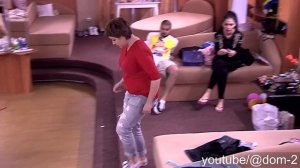 девочка без образования ноги раздвигает Белякова и Крэбс (женская драка)