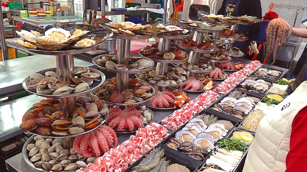 Рынки Вьетнама и Японии с морепродуктами.