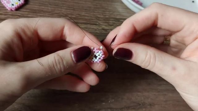Фигурка из бисера HELLO KITTY в технике крестик смотреть онлайн