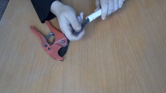 Как отрезать трубу труборезом часть - 2 смотреть онлайн
