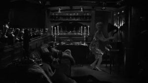 В джазе только девушки  Сцена на яхте