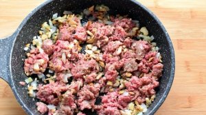 Турецкая лепешка Пиде в форме лодочки с начинкой из фарша