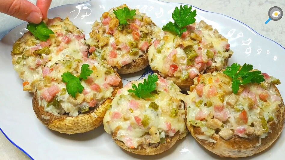 ШАМПИНЬОНЫ фаршированные. Приготовьте такое ВКУСНОЕ блюдо на ОБЕД или УЖИН и не пожалеете!.mp4