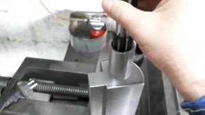 Приспособления для сверления в резцедержателе.