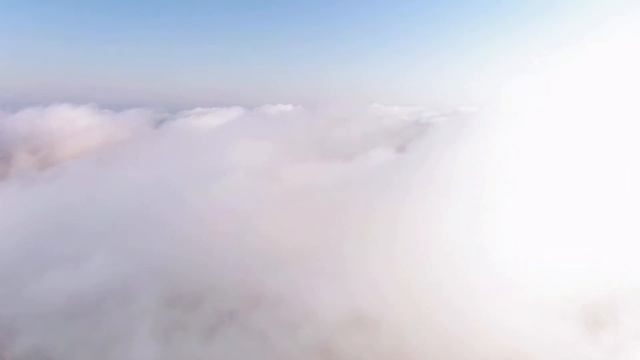 Juan Llompart - "I Can Fly" (2021) смотреть онлайн