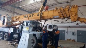 ЯМЗ-238 автокрана МКАТ-40 не выдерживает нагрузки.