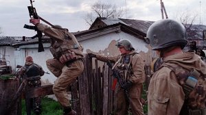 Не бегайте перед стволом товарища!