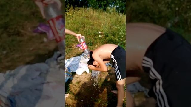 Помыть голову речной водой