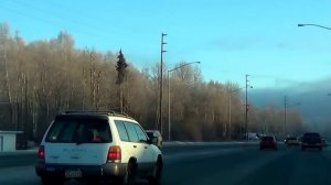 #512 США Аляска Анкоридж Провожаю Рикардо Иней на деревьях Дороги города