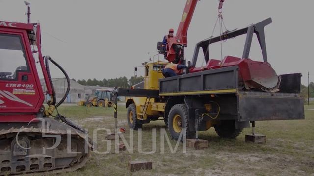 Кран-манипулятор на базе Oshkosh 200BAX / Oshkosh 200BAX loader crane