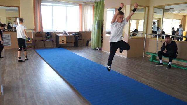 ТХС ДЕРЕВО BOY'S CLASS смотреть онлайн