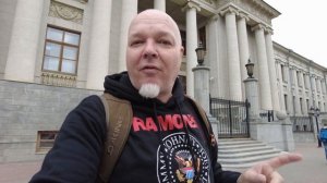 Изучаем пешеходную улицу Баумана в центре Казани