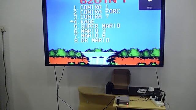 Портативная игровая приставка ретро консоль с двумя джойстиками NES Game Retro-620 смотреть онлайн