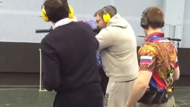 Занятия по практической стрельбе с Михаилом Пореченковым смотреть онлайн