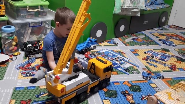 Обзор игрушечного крана Bruder смотреть онлайн