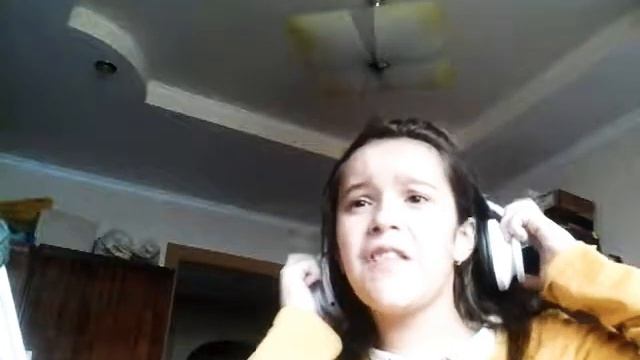 Кавер Катя Адушкина Бьюти бомб.не судить строго смотреть онлайн