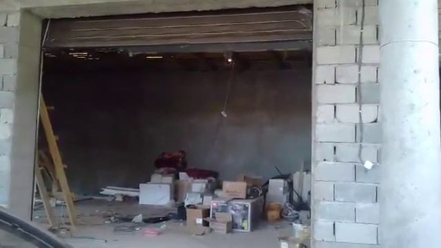 Демонстрация секционных ворот с автоматическим приводом | Автоматика-Сервис смотреть онлайн