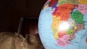 Почему на Земле меняется день и ночь?