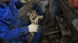 TOYOTA AVENSIS Замена сайлентблоков передних рычагов