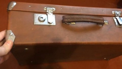 СТАРИННЫЙ ЧЕМОДАН)))