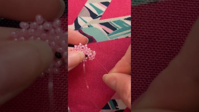 Осьминожка перевертыш из бисера. Поп Ит из бисера. смотреть онлайн