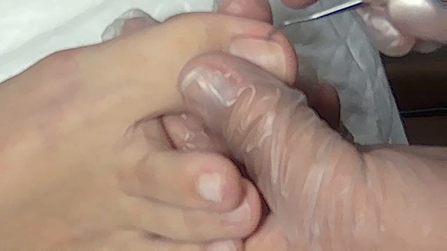 Как правильно вырезать вросший ноготь в домашних условиях: совет мастера педикюра. смотреть онлайн