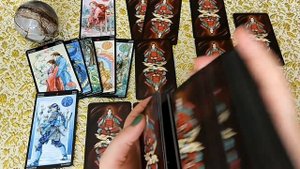 Каково истинное отношение ко мне загаданного человека? Расклад личный.