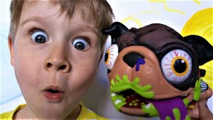 Некультурная собака! Забавная игрушка для мальчиков - Видео про игрушки для детей.